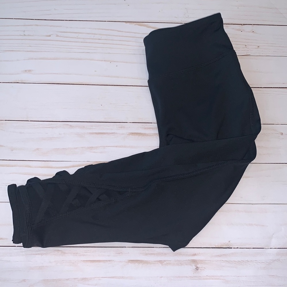Girls zella capris